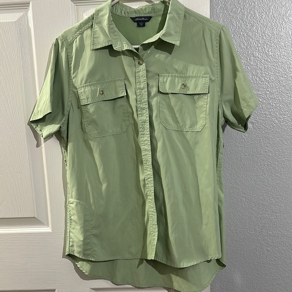 Eddie Bauer Women L size Green Short Sleeve Shirt